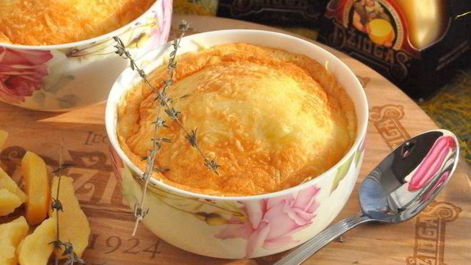 Рецепт Суфле из козьего сыра и сыра Джюгас с тимьяном