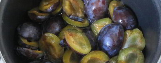 Шаг 1: суфле из слив со сгущенным молоком