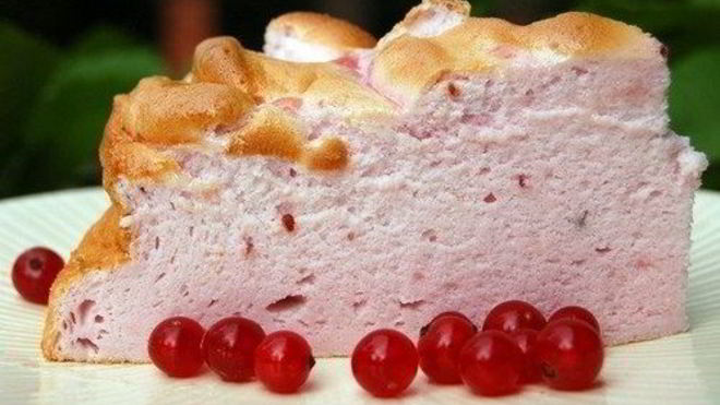 Рецепт Торта-суфле с ягодами Розовое облако