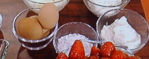 Шаг 2: базиликового тирамису с клубникой