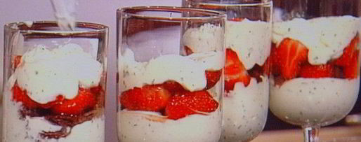 Шаг 9: базиликового тирамису с клубникой