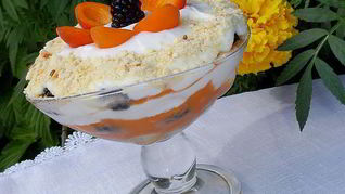 Рецепт Десерта с абрикосами и ежевикой По мотивам тирамису