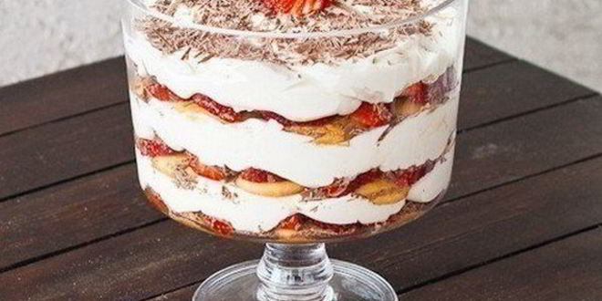 Рецепт клубничного тирамису-трайфл на десерт