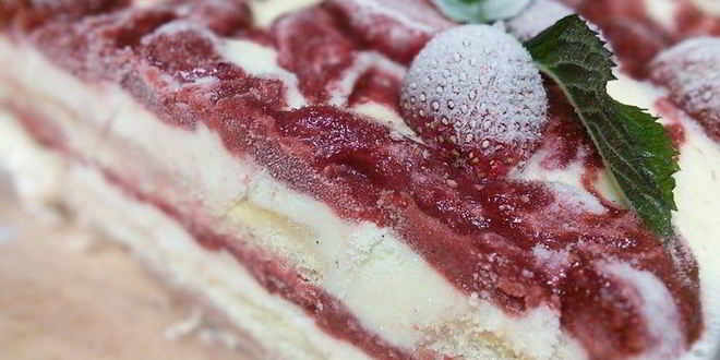 Рецепт ванильно-клубничного мороженое тирамису