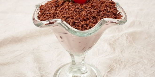 Рецепт творожного десерта с шоколадом и черешней