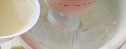 Шаг 4: бисквита с вишней и зефирным кремом