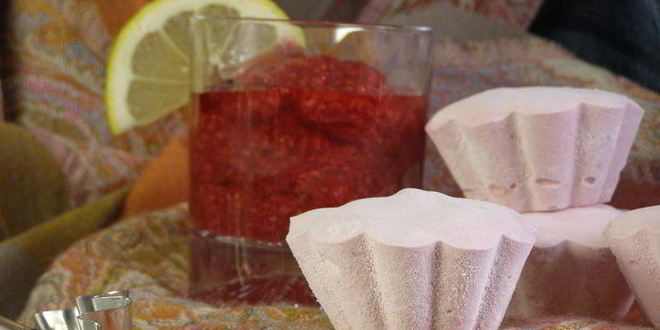 Рецепт брусничного зефира с малиновым соусом