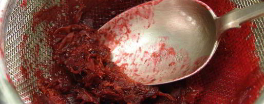 Шаг 2: брусничного зефира с малиновым соусом