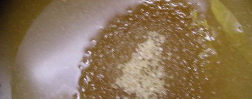 Шаг 4: брусничного зефира с малиновым соусом