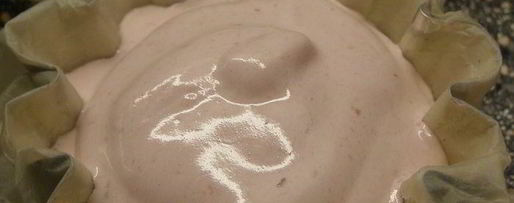 Шаг 9: брусничного зефира с малиновым соусом