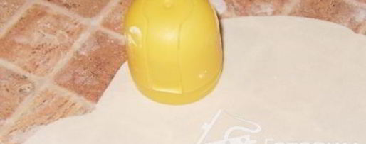 Шаг 11: мастики из маршмеллоу и розы