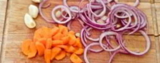 Шаг 1: азу из говядины с огурцами