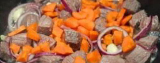 Шаг 3: азу из говядины с огурцами