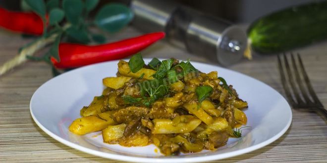 Рецепт азу из говядины с солеными огурцами