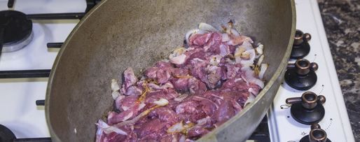 Шаг 4: азу из говядины с солеными огурцами