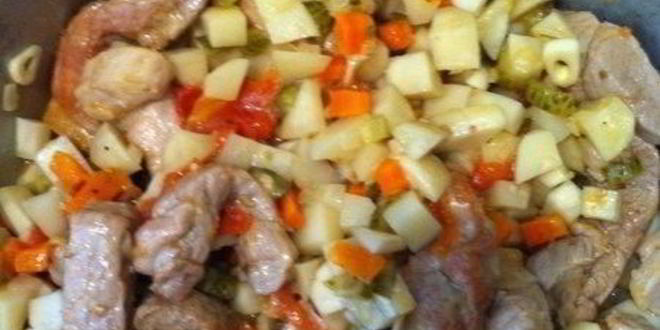 Рецепт азу по-татарски из говядины с солеными огурцами