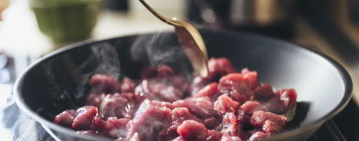 Шаг 3: азу по-татарски в горшочках