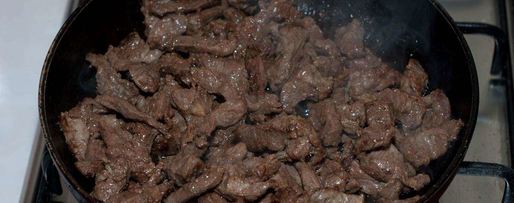 Шаг 7: азу с солеными огурцами и с картошкой