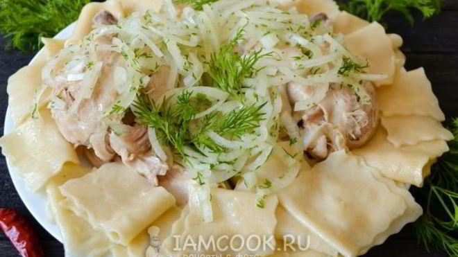 Рецепт Бешбармака из целой курицы с маринованным луком