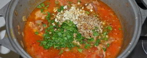 Шаг 7: чахохбили с орехами и вином