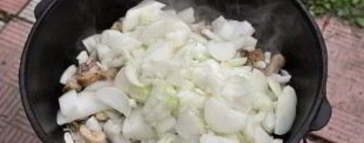 Шаг 4: чахохбили в казане