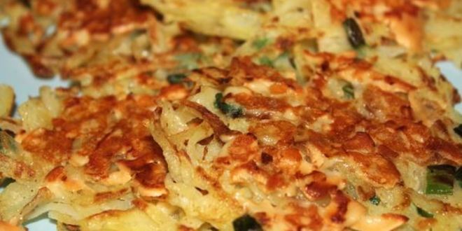 Рецепт драников с копченым сыром и луком