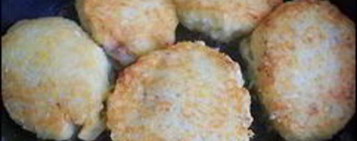 Шаг 13: картофельных драников с мясом под грибным соусом