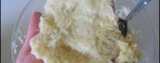 Шаг 9: картофельных драников с мясом под грибным соусом