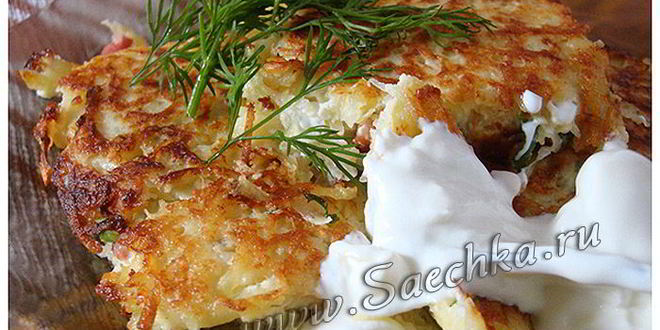 Рецепт картофельных драников с сыром и шпикачками