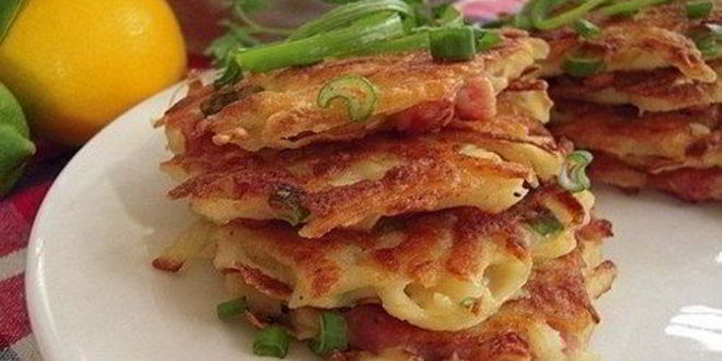 Рецепт картофельных драников с вареной колбасой