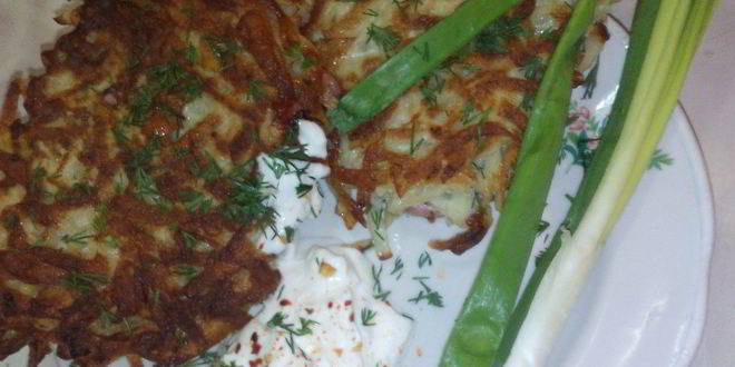 Рецепт картофельных драников со шпикачками