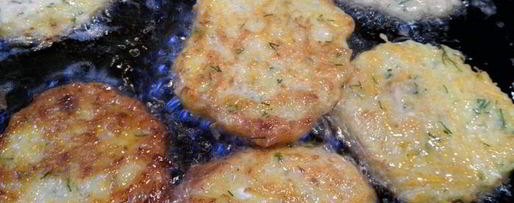 Шаг 2: овощных оладий-драников со сметанно-чесночным соусом