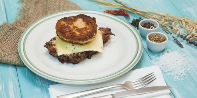 Рецепт сэндвича с консервированной ветчиной и драником