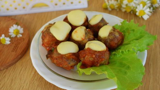 Рецепт Фрикаделек под томатно-сырным соусом