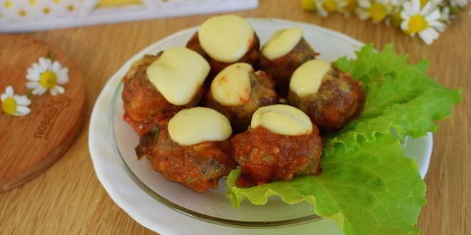 Рецепт фрикаделек под томатно-сырным соусом