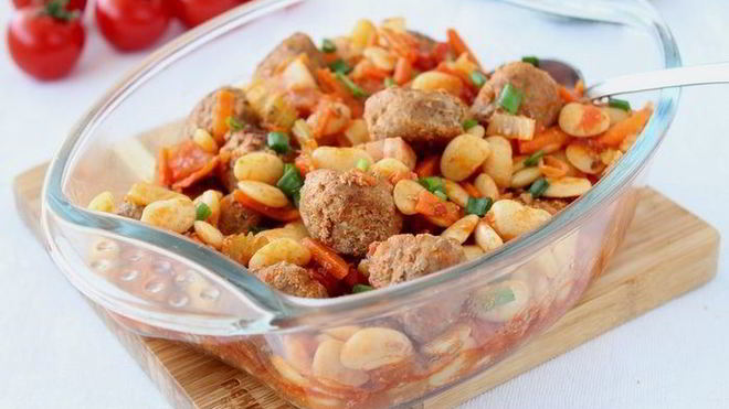 Рецепт Фрикаделек с фасолью и овощами