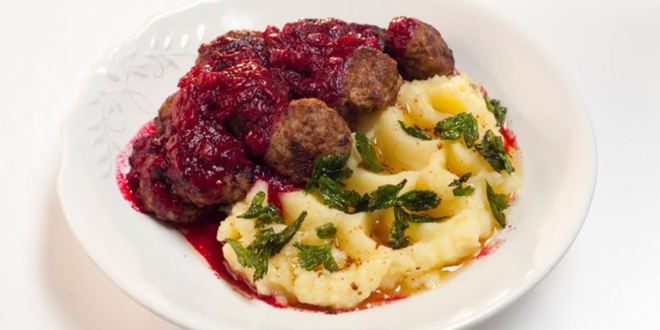 Рецепт фрикаделек в брусничном соусе