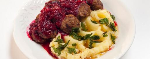 Шаг 8: фрикаделек в брусничном соусе