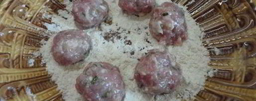 Шаг 5: фрикаделек в луково-морковном соусе по-мадридски