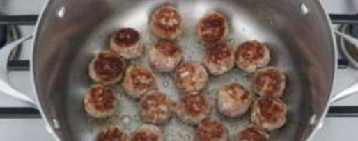 Шаг 3: фрикаделек в соусе