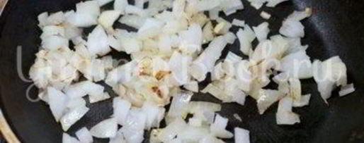 Шаг 2: картофеля с грибами и фрикадельками в горшочках