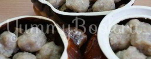 Шаг 6: картофеля с грибами и фрикадельками в горшочках