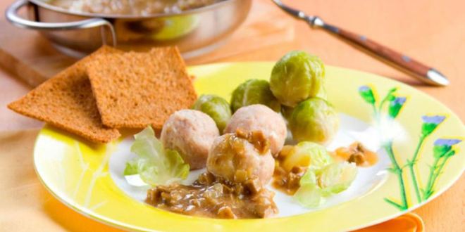 Рецепт куриных фрикаделек с соусом из шампиньонов