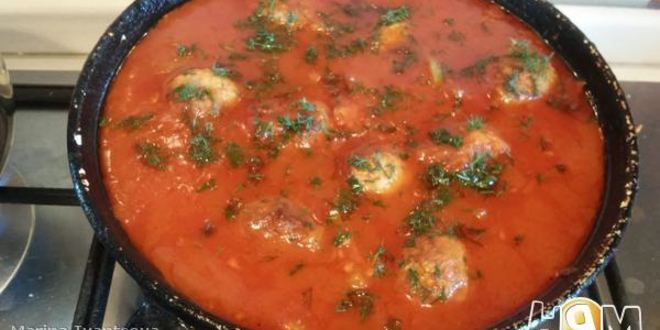 Рецепт мясных фрикаделек с овощным соусом