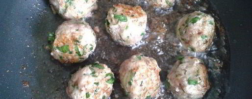 Шаг 2: спагетти с фрикадельками из шпината и цукини