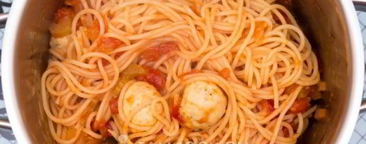 Шаг 9: спагетти с куриными фрикадельками