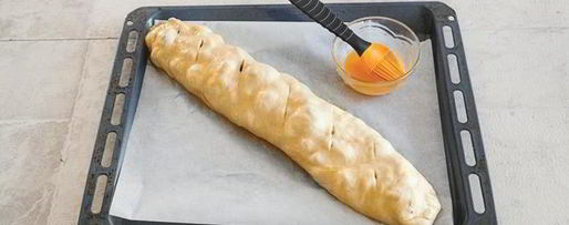 Шаг 5: стромболей с фрикадельками