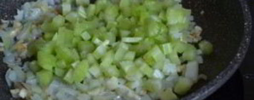 Шаг 2: гарнира из перловки с овощами