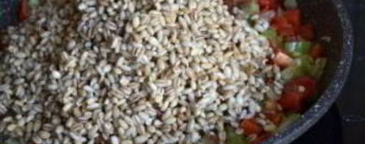 Шаг 6: гарнира из перловки с овощами