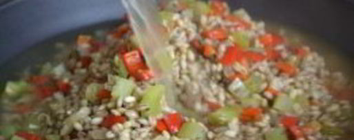 Шаг 7: гарнира из перловки с овощами